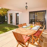 4 Bedroom Amazing In Holiday home