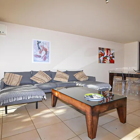 4 Bedroom Amazing In Holiday home *