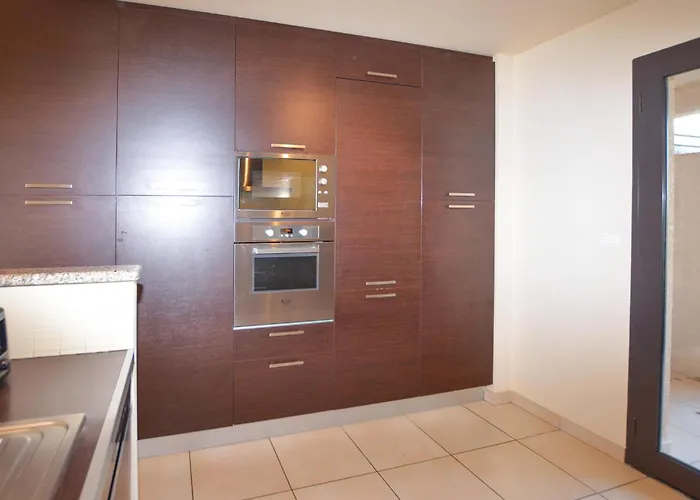 Beautiful In With Kitchen *