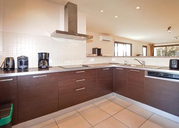 Beautiful In With Kitchen Semesterbostad