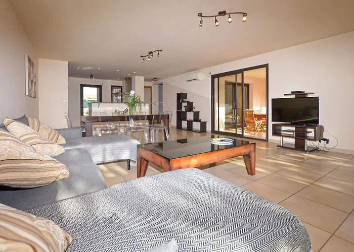 Beautiful In With Kitchen *